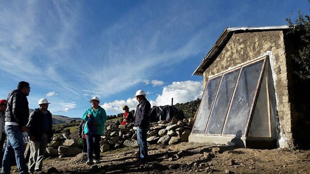 Acondicionan 322 viviendas rurales más para que familias de zonas altoandinas enfrenten heladas
