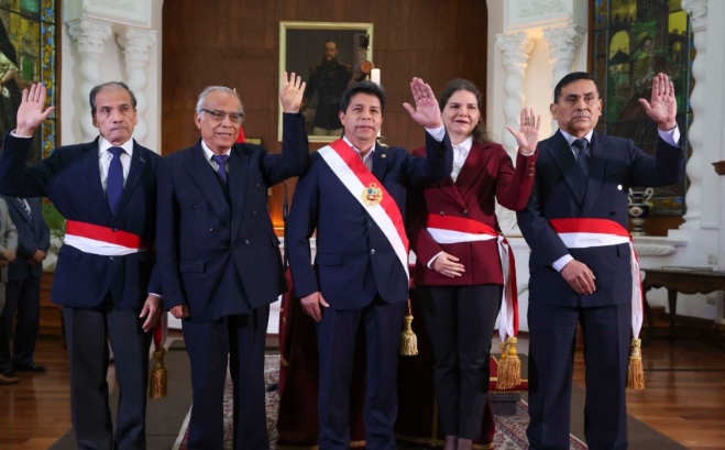 Presidente Castillo juramenta a tres nuevos ministros de Estado 