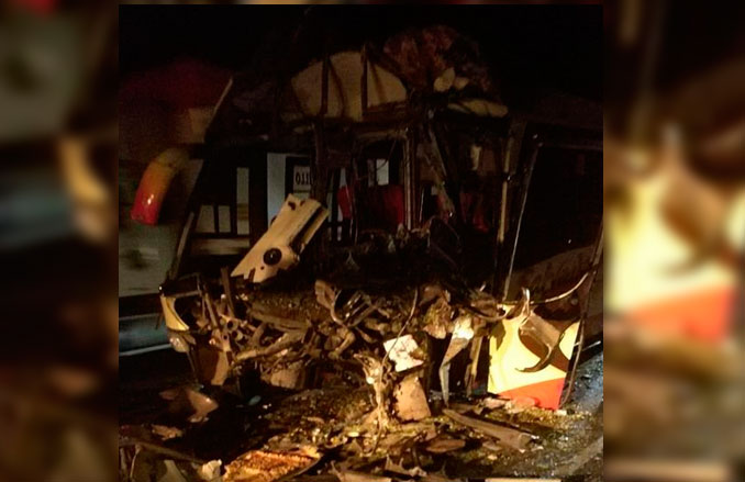 Chicama: doce heridos deja choque entre un bus y camión