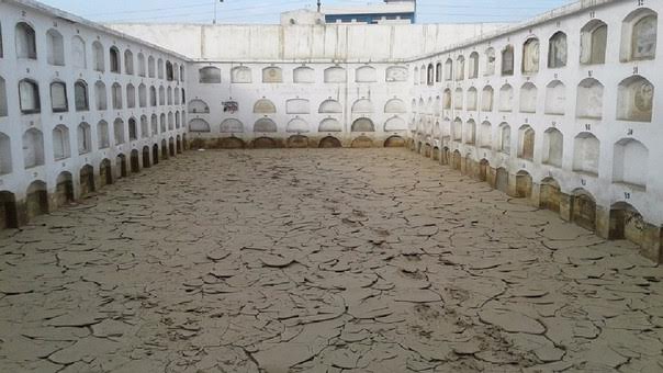 Decenas de nichos del Cementerio General de Miraflores de Trujillo afectadas por los huaicos