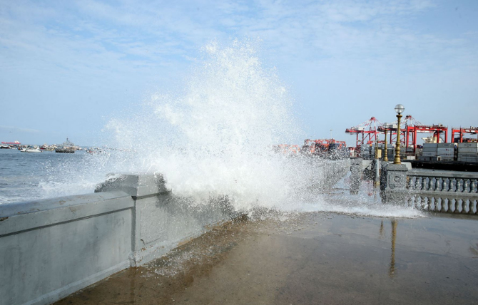 Cerraron cuatro puertos del centro y norte del país por oleajes