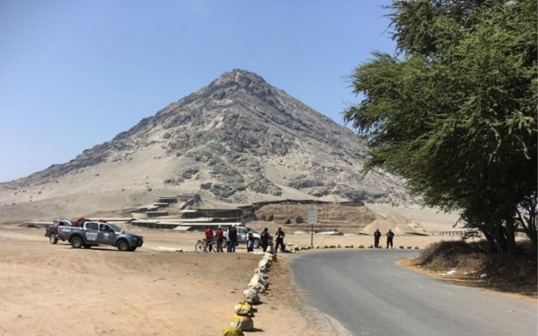 Diez personas son rescatadas tras quedar atrapadas en el cerro APRA en Trujillo
