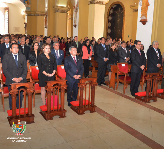 Acuña se negó a responder a la prensa sobre pedido fiscal en su contra