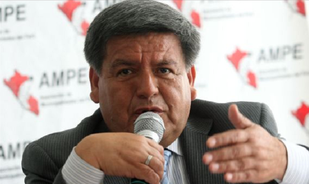 César Acuña considera que Alan García está "desesperado por la debacle del Apra"