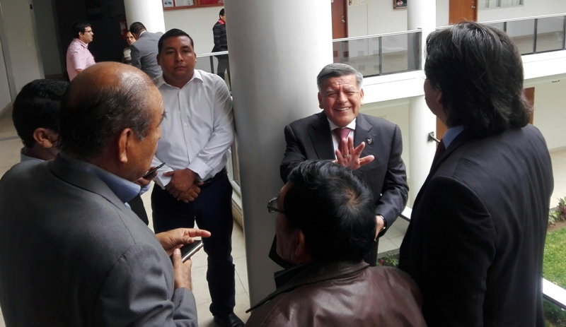 Este 27 de septiembre dictarán sentencia a César Acuña por video de “plata como cancha”