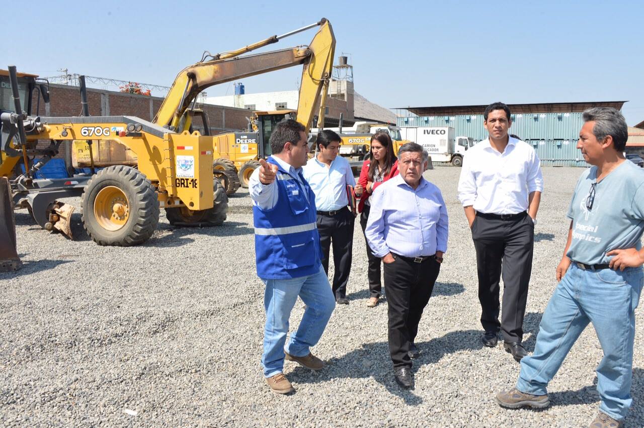 Acuña critica a Cateriano por exigir garantías para inversión en regiones