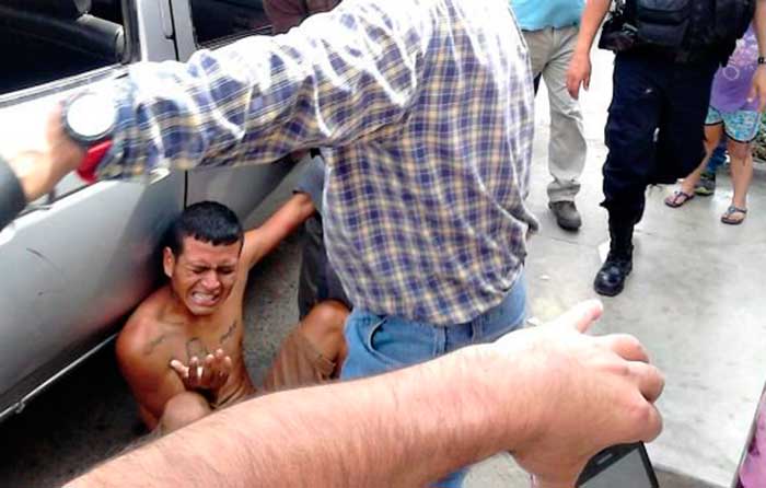 Residentes de Los Pinos lanzan campaña “Choro atrapado, choro linchado”