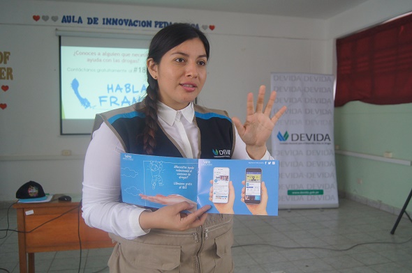 Ascope: “Devida” advierte a escolares de Rázuri sobre consumo de drogas