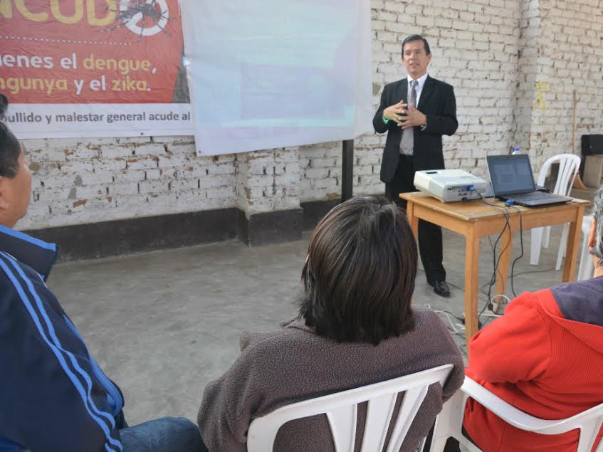 Universitarios realizan proyecto productivo en mercado de  La Esperanza