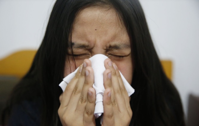 Sepa cómo diferenciar la influenza del covid-19 