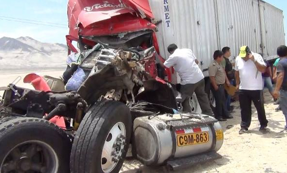 Chofer de tráiler falleció en accidente cerca a Guadalupito
