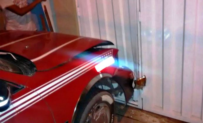 Detienen a chofer de colectivo que impactó su auto contra una vivienda (Vídeo)