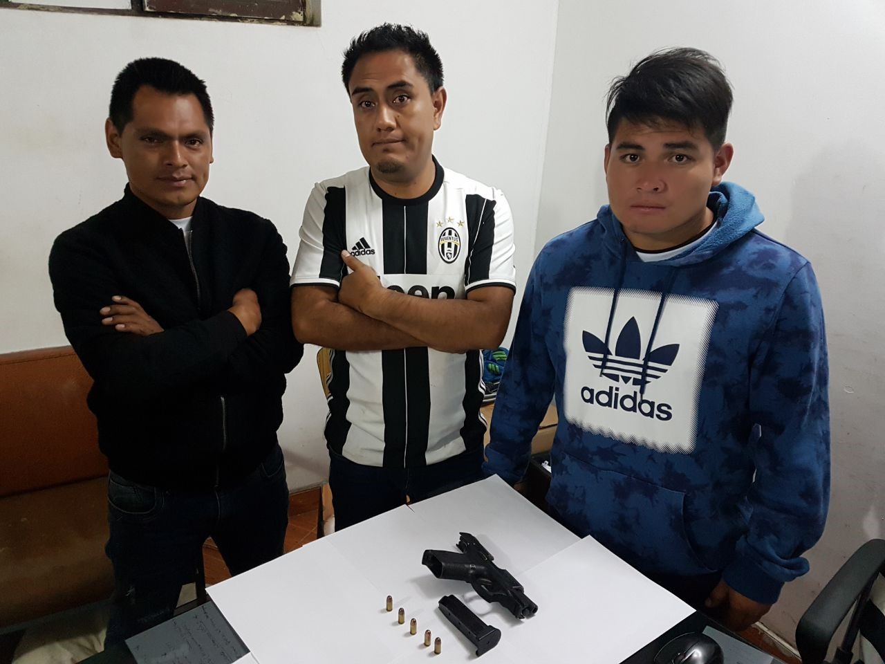 Detienen a tres sujetos por disparar al aire en Trujillo