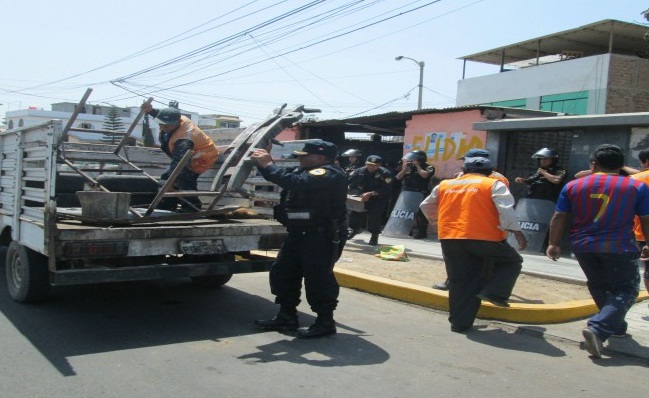 Cierran taller de mecánica que funcionaba en plena Av. Villarreal