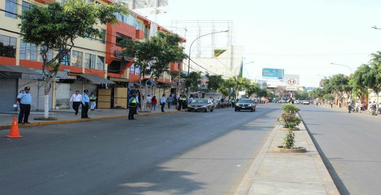 Trujillo: municipio interviene locales comerciales en la avenida España