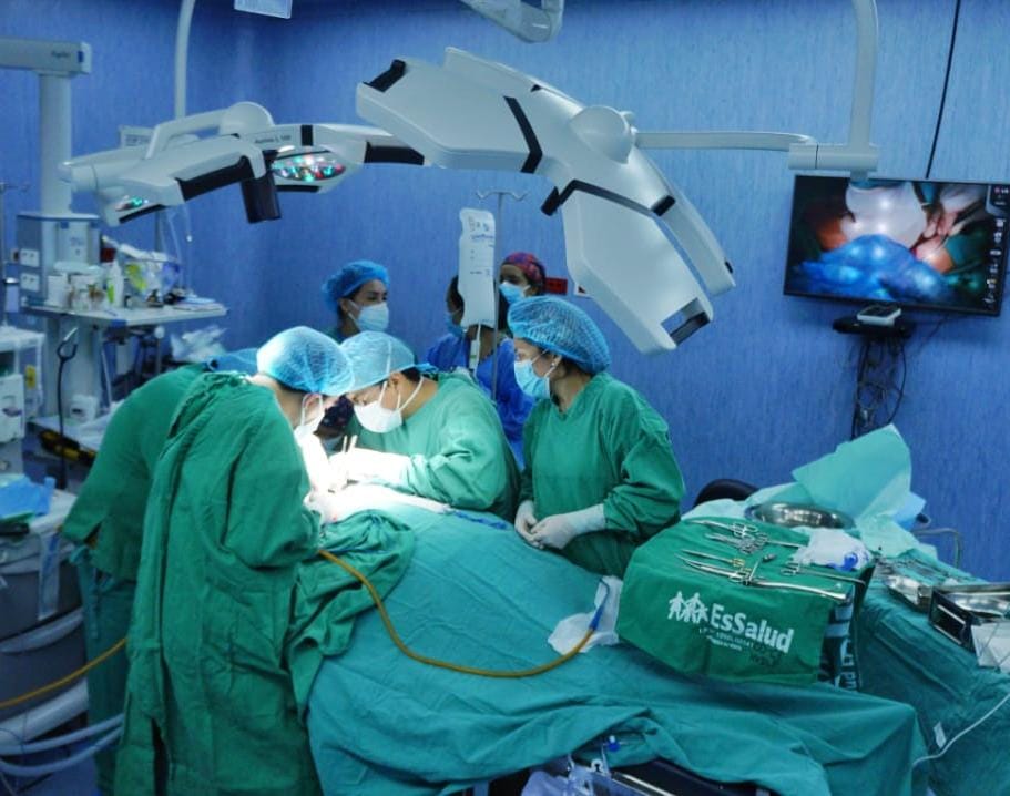 Trujillo: médicos reconstruyen tráquea de expaciente que estaba internado en la UCI por covid-19