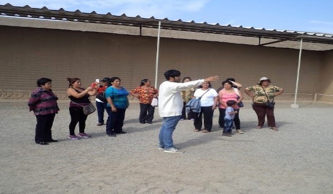 Más de 50 mujeres de programas sociales visitaron sitio arqueológico Chan Chan