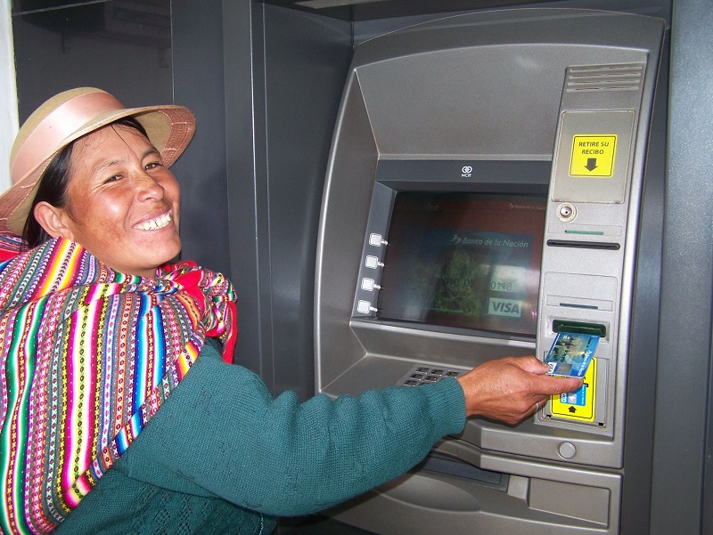 Banco de la Nación invoca a sus usuarios a cobrar bono en cajeros y agentes