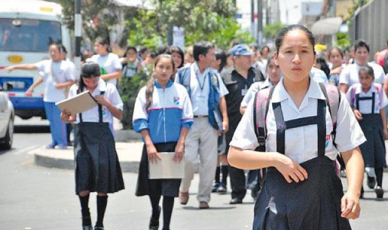 Casi medio millón de escolares iniciaron sus clases en La Libertad