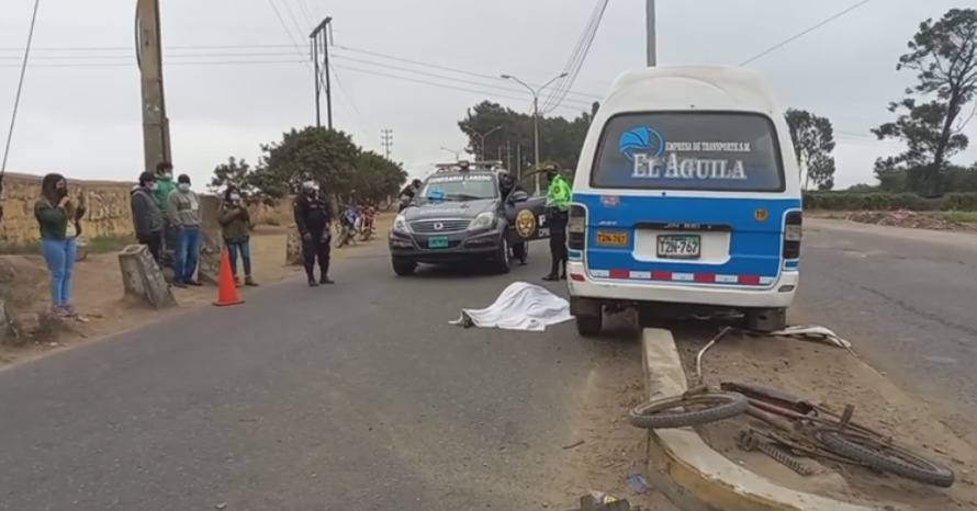 Combi atropella y mata a anciano que iba en bicicleta a la entrada de Laredo