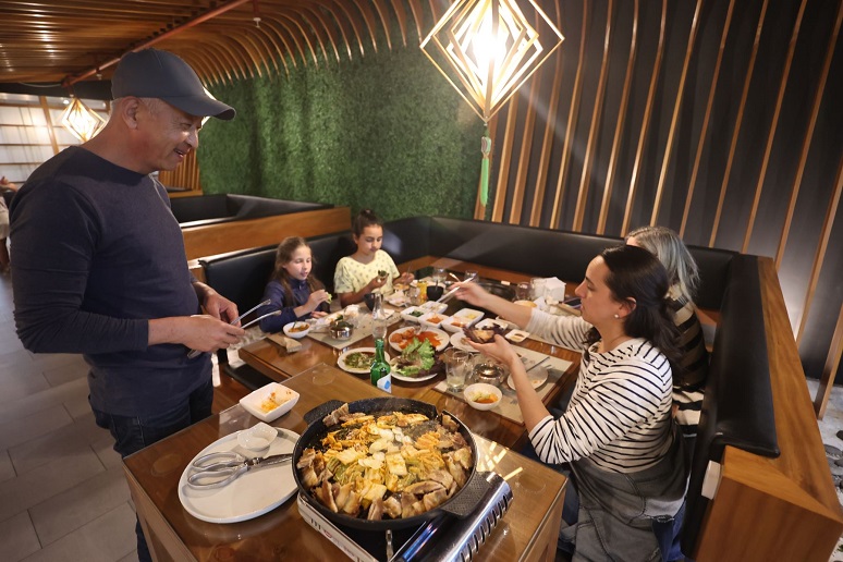  ¿En qué se parece la comida coreana a la peruana?