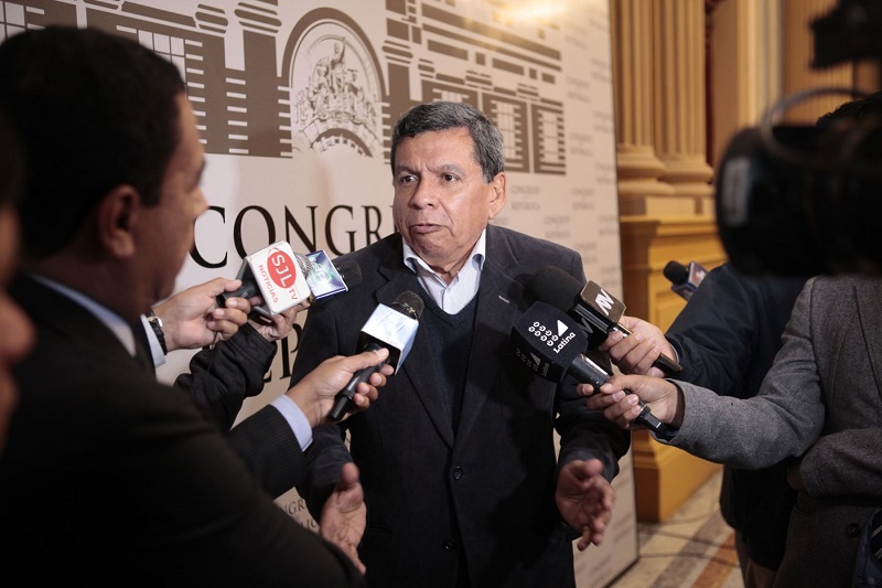 Comisión de Ética debe investigar de oficio contratación de familiares de legisladores FP