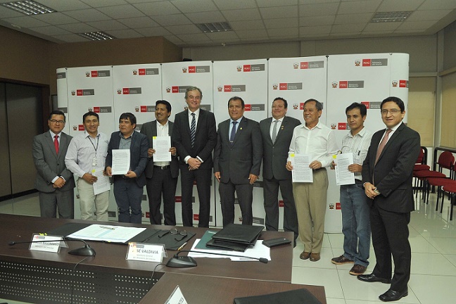  Mininter y alcaldes de El Porvenir y Chepén firman convenio para seguridad ciudadana   