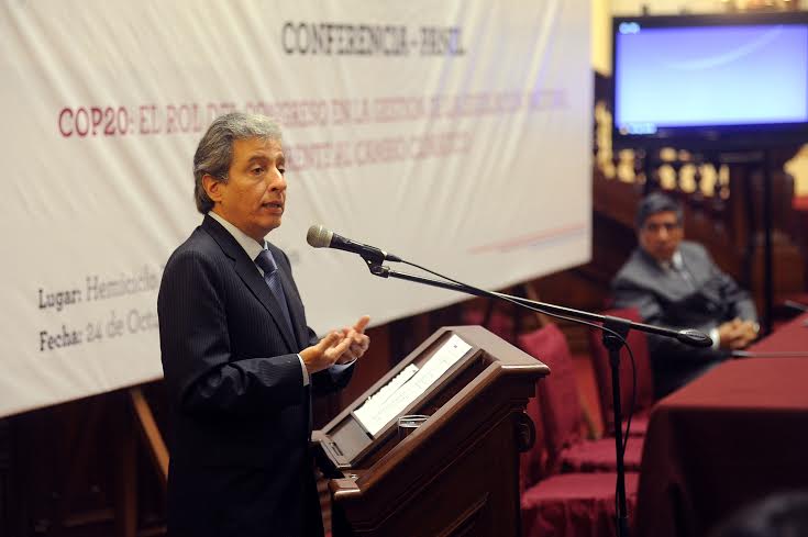 Congreso de la Republica  promueve debate para afrontar el cambio climático 