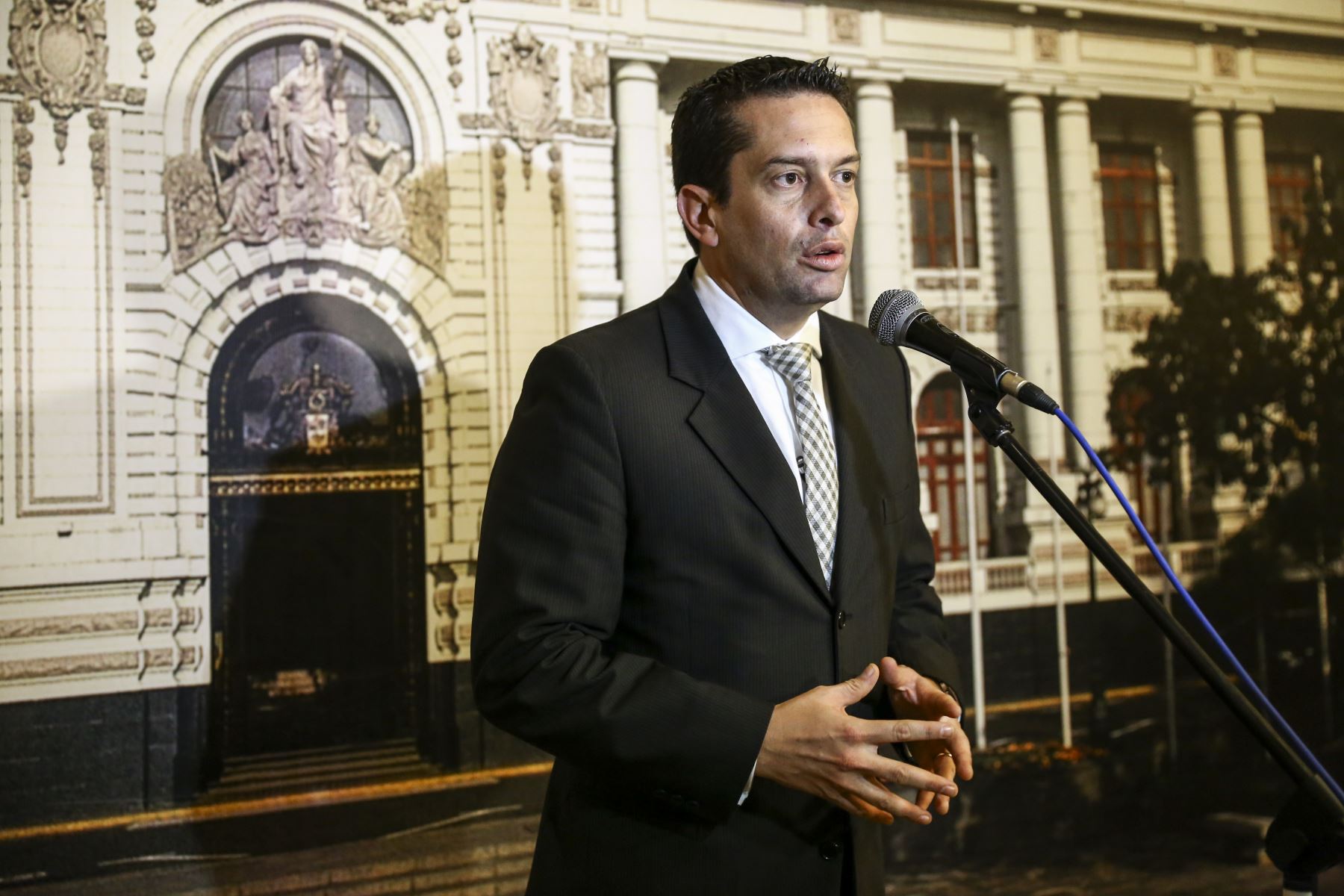 Fuerza Popular niega que retiro de moción contra Salaverry sea una derrota política