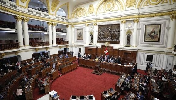Proyecto de ley prohíbe que familiares de congresistas postulen en elecciones para evitar “reelección encubierta"