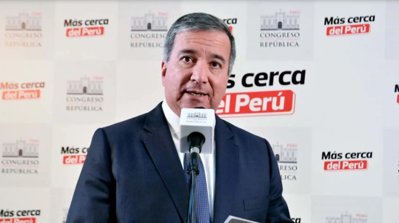 Ministro de Economía exhorta a los afiliados a las AFP a realizar un "retiro responsable"