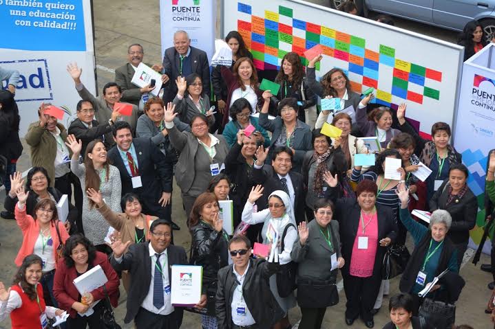 Educadores de 22 regiones participaron en congreso de acreditación