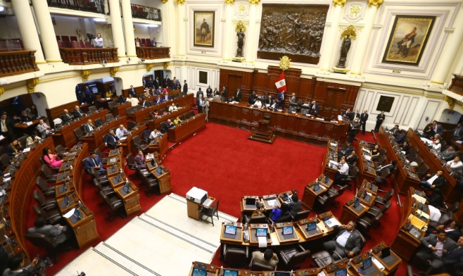 Pleno del Congreso aprobó adelanto de elecciones para abril del 2024 