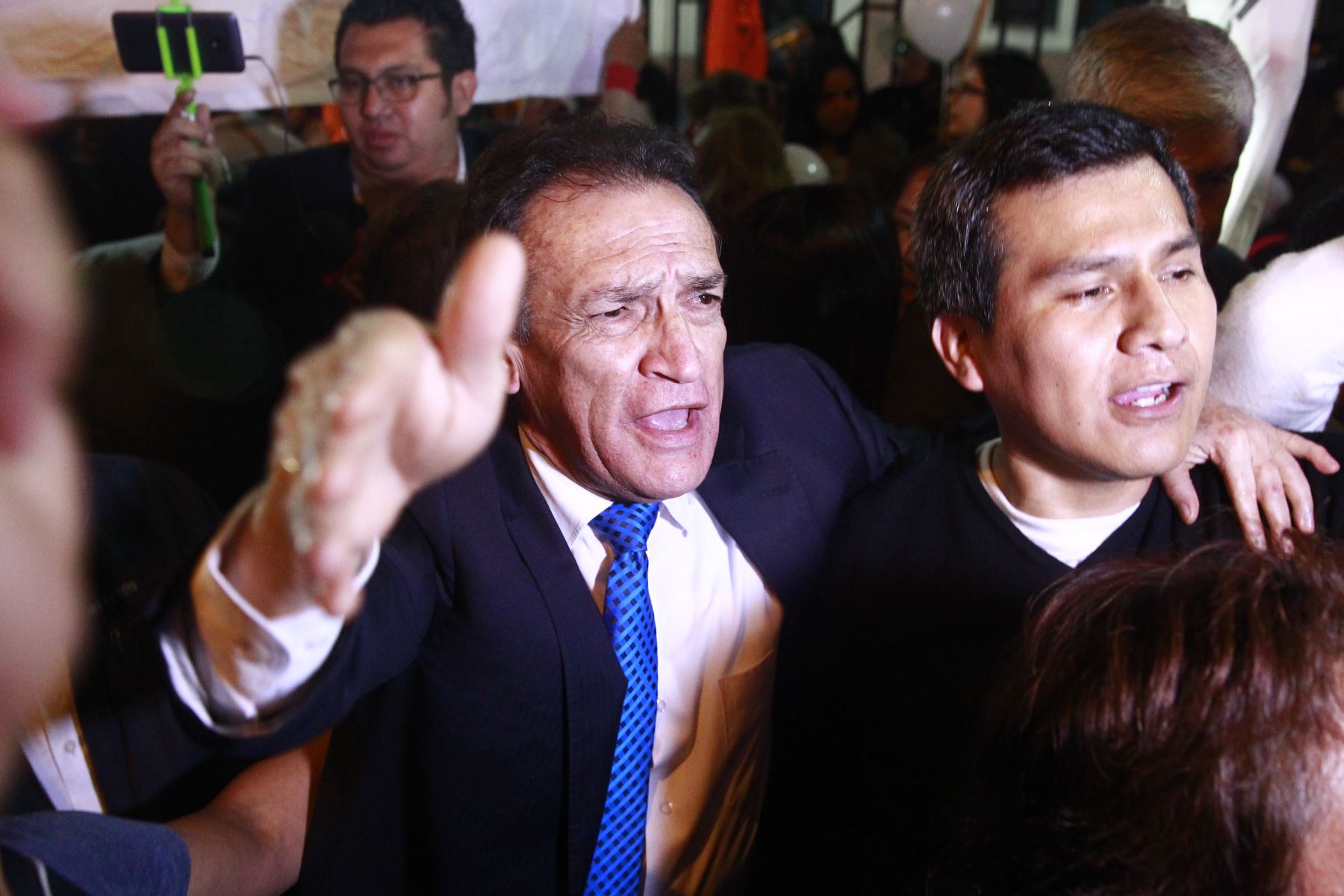 Empresaria ratifica denuncia de pago de coimas a congresista  Becerril