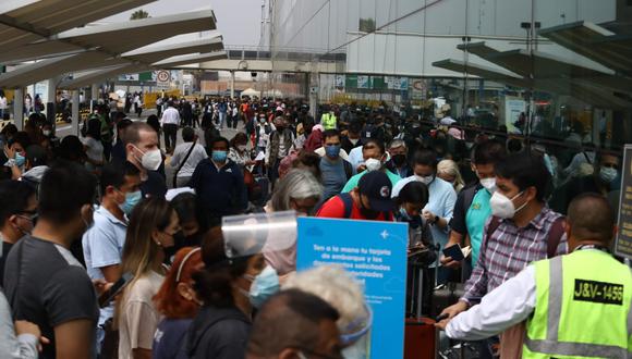 Unos 8 mil pasajeros fueron afectados por huelga de controladores aéreos en aeropuerto Jorge Chávez