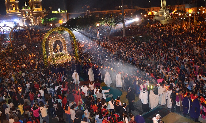 Un mar humano acompañó procesión del Corpus Christi Arquidiocesano