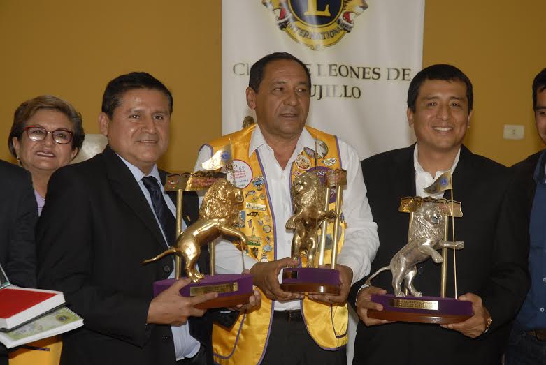 Club de Leones premió a ganadores de carros alegóricos del Corso Primaveral