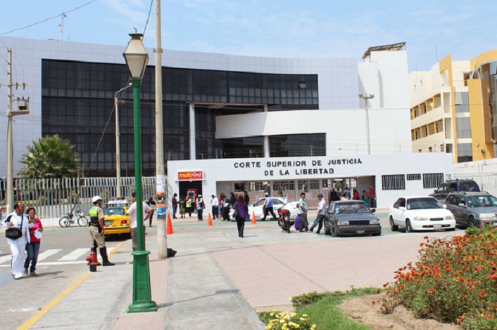 Destituyen a secretaria judicial y suspenden a juez por falta grave