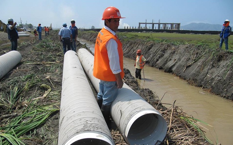 Construyen drenes subterráneos en áreas de Chavimochic en Virú