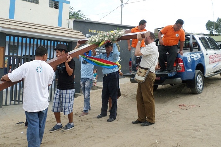 Cruz Peregrina recorre parroquias de la Arquidiócesis de Trujillo