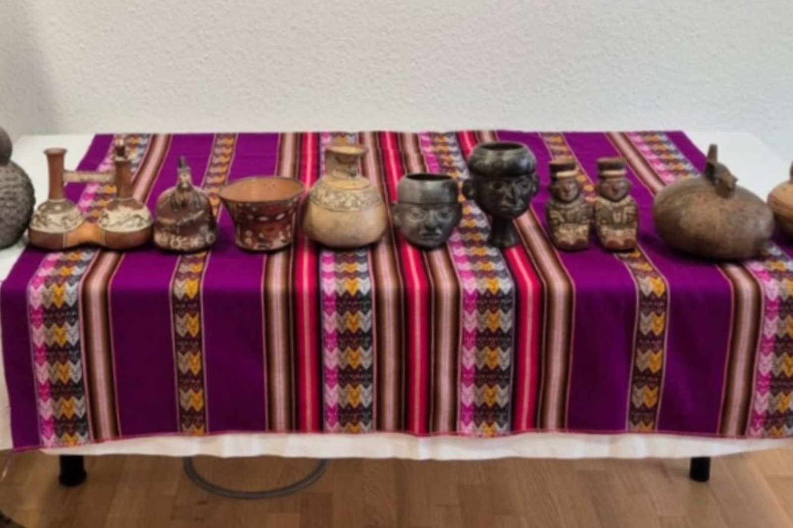 Hamburgo devuelve al Perú valioso ceramio de la cultura Lambayeque