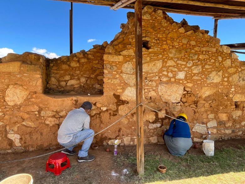 La Libertad: Mincul realiza obras de conservación de enlucidos en el sitio arqueológico de Wiracochapampa