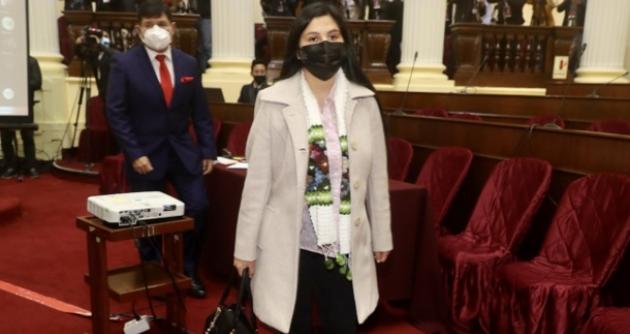 Ordenan treinta meses de prisión preventiva contra la cuñada del presidente, Yenifer Paredes