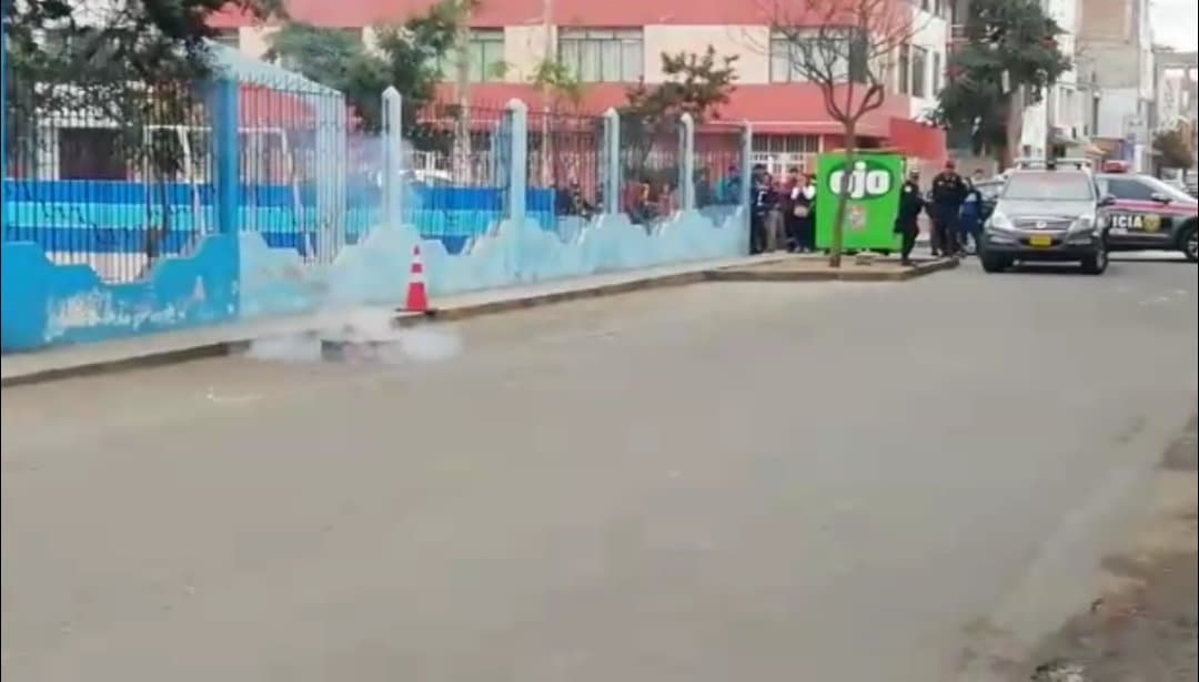 Trujillo:  pánico entre padres de familia y profesores por bomba abandonada a pocos metros del ingreso de un jardín de niños