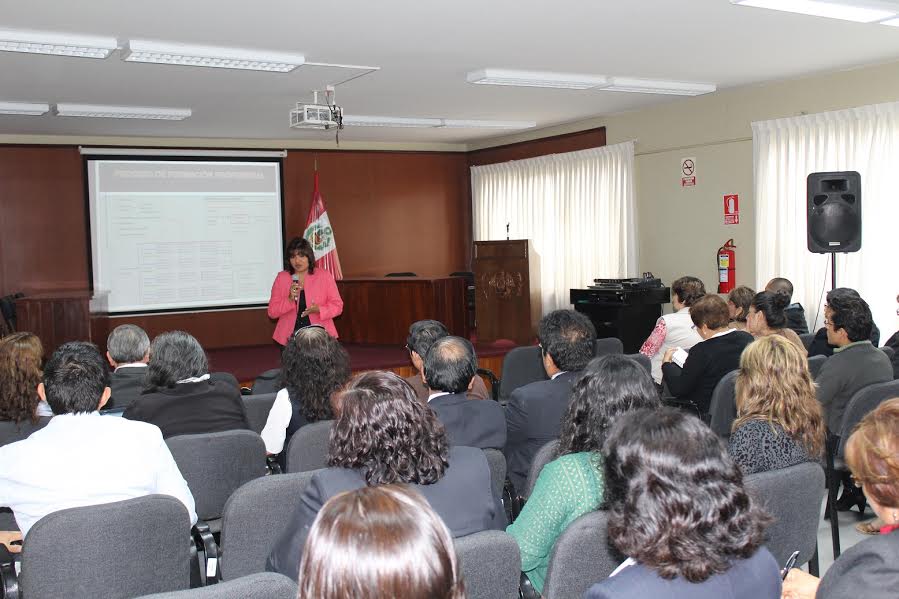 Realizan curso de acreditación para administrativos de la UNT  