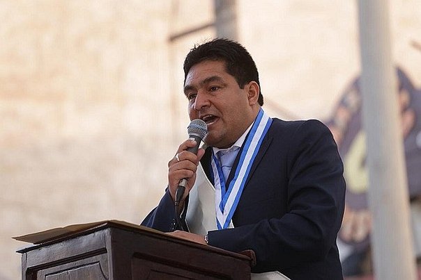 Alcalde Víctor Larco descarta compra de ambulancias para los bomberos este año