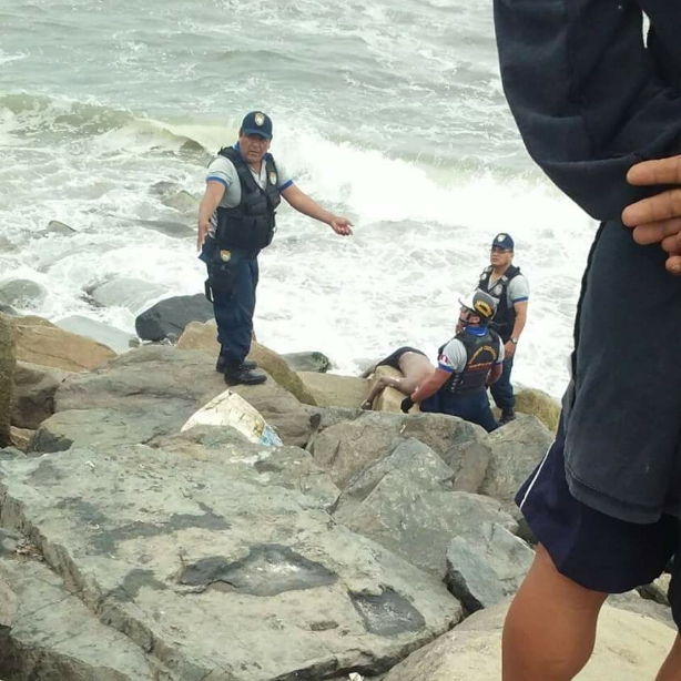 Hallan cadaver en playa de Buenos Aires Sur