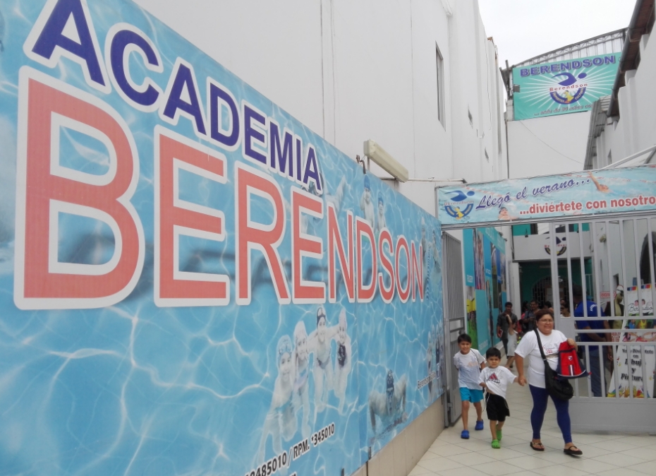 Trujillo: veinte jóvenes se intoxicaron con cloro de piscina