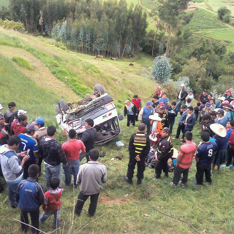  Huamachuco: despiste de combi deja 14 heridos