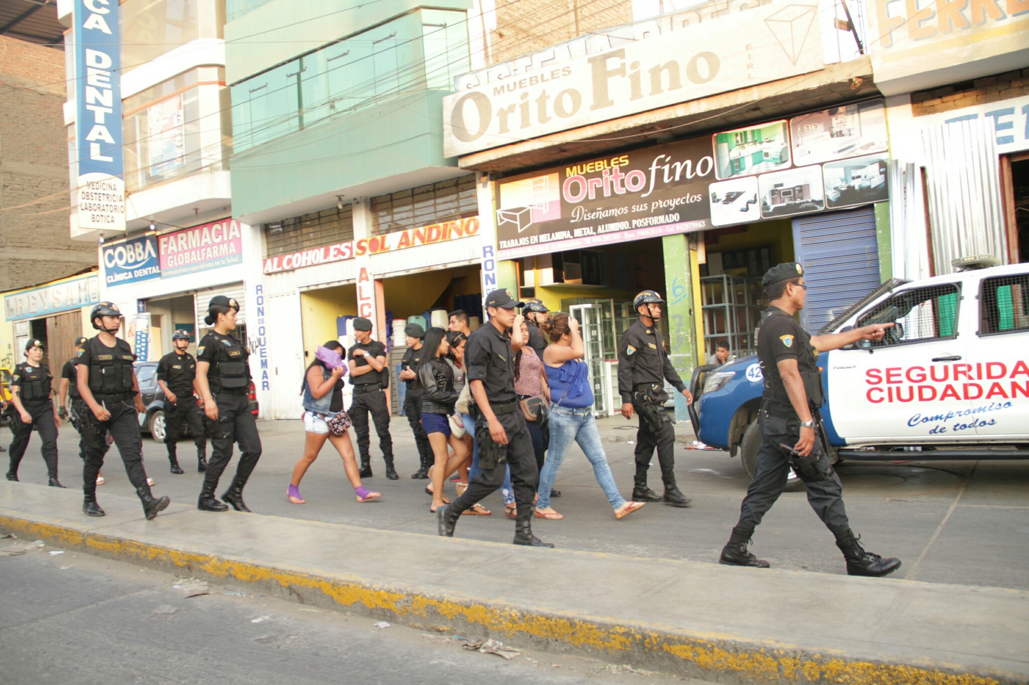 Detienen a mujeres y adolescentes ejerciendo la prostitución en La Hermelinda